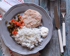 Котлета из горбуши с овощами и рисом - Фото
