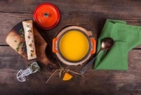 Суп из тыквы с сырной брускеттой - Фото