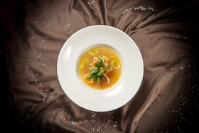 Домашний суп с куриными кнелями - Фото
