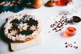 Пирог с брусникой дрожжевой - Фото
