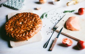 Пирог с горбушей дрожжевой - Фото