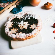 Пирог с клубникой дрожжевой Фото