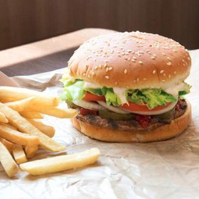 Чизбургер + фри - Фото