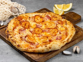 Пицца с креветками и беконом - Фото