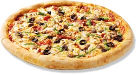Пицца с колбасками пепперони и грибами - Фото