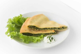 Осетинский пирог со шпинатом и сыром - Фото