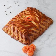 Пирог с семгой (заказ за сутки) Фото