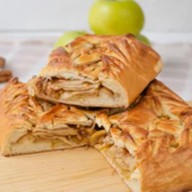 Пирог с яблоком Фото