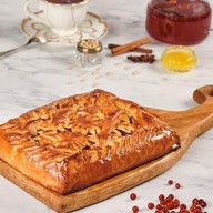 Пирог с брусникой Фото