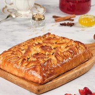 Пирог с клубникой и сливочным сыром Фото