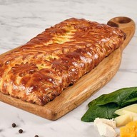 Пирог с тремя сырами и шпинатом Фото