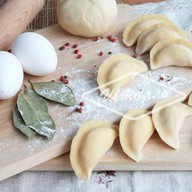 Вареники с творогом и сыром сулугуни Фото