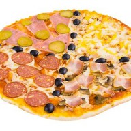 Пицца от шеф-повара Фото