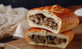 Пирог с капустой и грибами - Фото