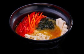 Мисо суп с тофу, рисом и овощами - Фото