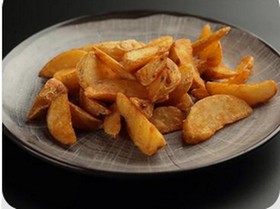 Картофельные дольки с чесночным маслом - Фото