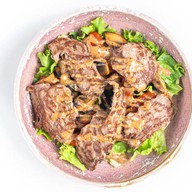 Теплый салат из говяжьей вырезки Фото