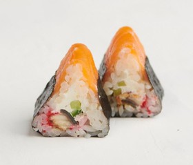 Сяке унаги маки с лососем и угрем - Фото