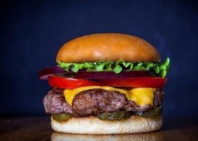 Классический чизбургер - Фото