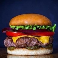 Классический чизбургер Фото