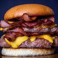 Двойной чизбургер с беконом Фото