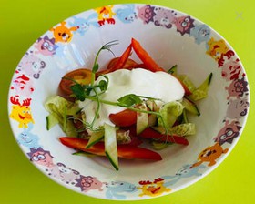 Салатик овощной со сметаной - Фото
