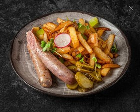 Колбаски с жареным картофелем (говядина) - Фото