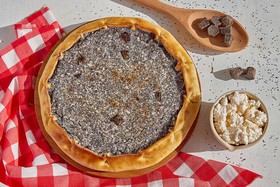Маковый пирог с творогом и шоколадом - Фото