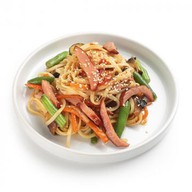 Вок с беконом и шампиньонами Фото