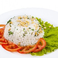 Рис отварной с зеленью и орешками Фото