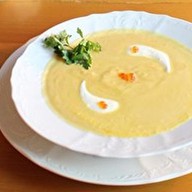 Крем суп с красной икрой Фото