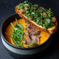 Чечевичный суп с ростбифом Фото