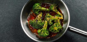 Брокколи с мисо соусом - Фото