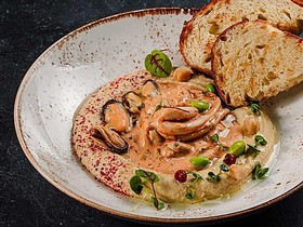 Хумус с морепродуктами - Фото