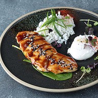 Куриная грудка в азиатском стиле с яйцом Фото