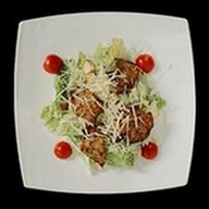 Салат цезарь с курицей Фото