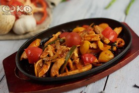 Курица в кисло-сладком соусе - Фото