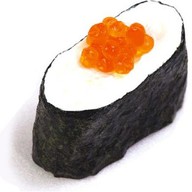 Сливочные суши с икрой Фото