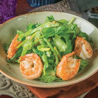 Зеленый салат с креветками Фото
