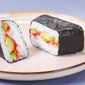 Онигири сочная креветка с авокадо - Фото