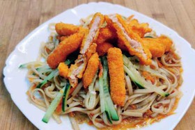 Лапша wok с лососем - Фото