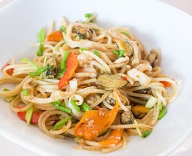 Спагетти с морепродуктами - Фото