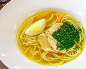 Домашний куриный суп с лапшой - Фото