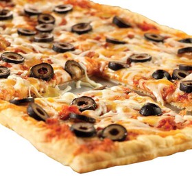 Пицца с мясным фаршем на слоёном тесте - Фото