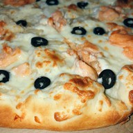 Пицца с лососем Фото