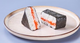 Онигири с крабом - Фото