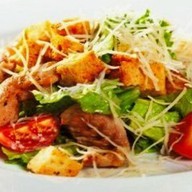 Салат Цезарь с курицей Фото