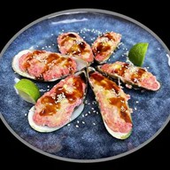 Мидии киви запеченные под соусом ким-чи Фото