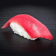 Суши тунец Фото