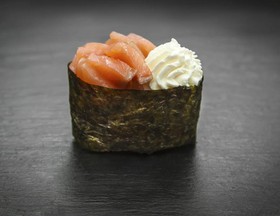 Суши сливочный копченый лосось - Фото